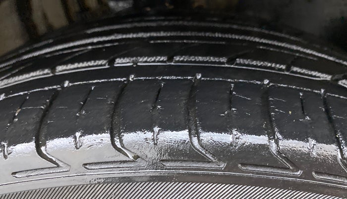 2012 Volkswagen Polo HIGHLINE1.2L DIESEL, Diesel, Manual, 61,385 km, Right Front Tyre Tread