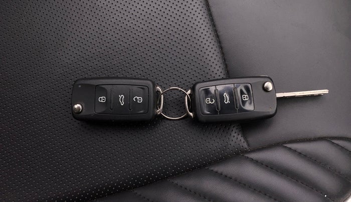 2017 Volkswagen Polo HIGHLINE1.2L, Petrol, Manual, 36,174 km, Key Close Up