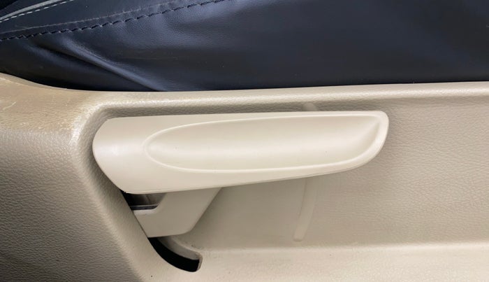 2017 Volkswagen Polo HIGHLINE1.2L, Petrol, Manual, 36,174 km, Driver Side Adjustment Panel