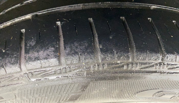 2017 Volkswagen Polo HIGHLINE1.2L, Petrol, Manual, 36,174 km, Left Rear Tyre Tread