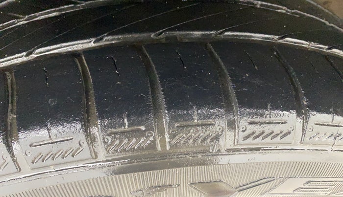 2017 Volkswagen Polo HIGHLINE1.2L, Petrol, Manual, 36,174 km, Right Rear Tyre Tread