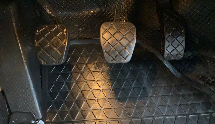 2017 Volkswagen Polo HIGHLINE1.2L, Petrol, Manual, 36,174 km, Pedals