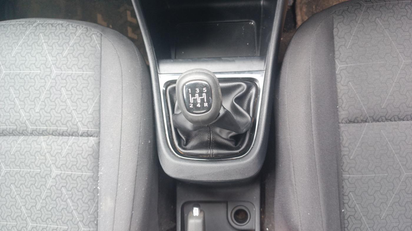2023 Tata PUNCH ADVENTURE MT, Petrol, Manual, 36,943 km, Gear Lever