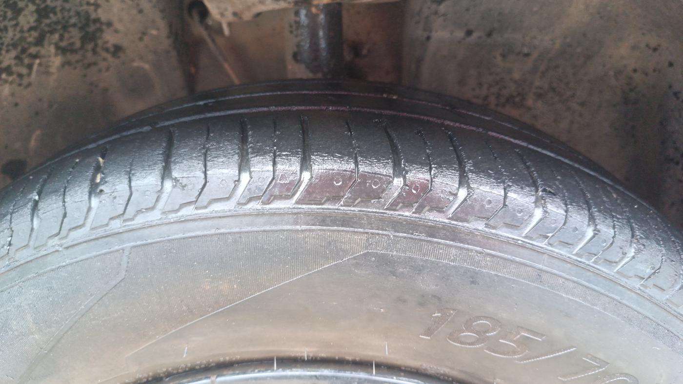 2023 Tata PUNCH ADVENTURE MT, Petrol, Manual, 36,943 km, Right Front Tyre Tread