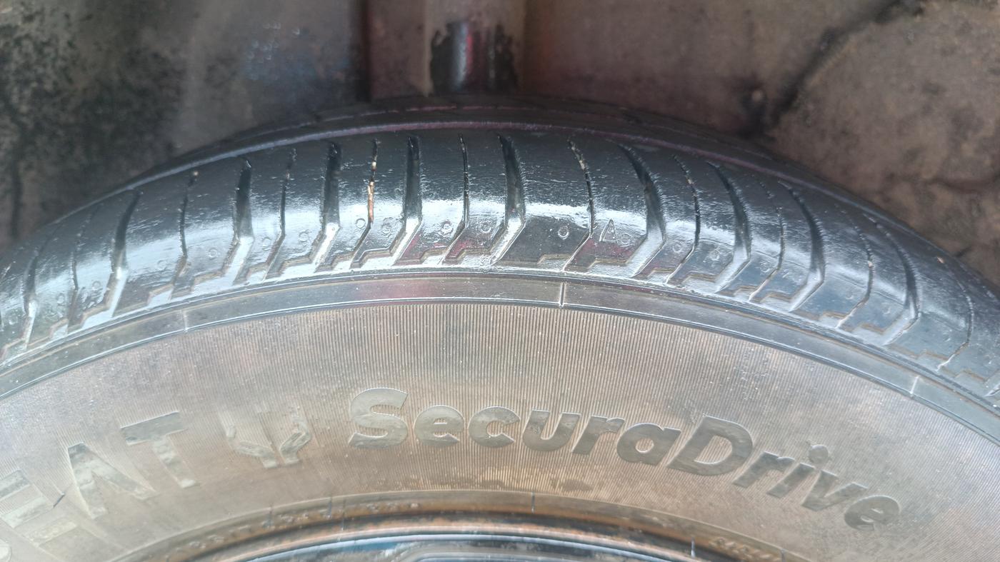 2023 Tata PUNCH ADVENTURE MT, Petrol, Manual, 36,943 km, Right Rear Tyre Tread
