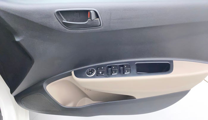 2013 Hyundai Grand i10 MAGNA 1.2 KAPPA VTVT, Petrol, Manual, 80,318 km, Driver Side Door Panels Control