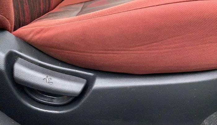 2013 Hyundai Grand i10 MAGNA 1.2 KAPPA VTVT, Petrol, Manual, 80,318 km, Driver Side Adjustment Panel