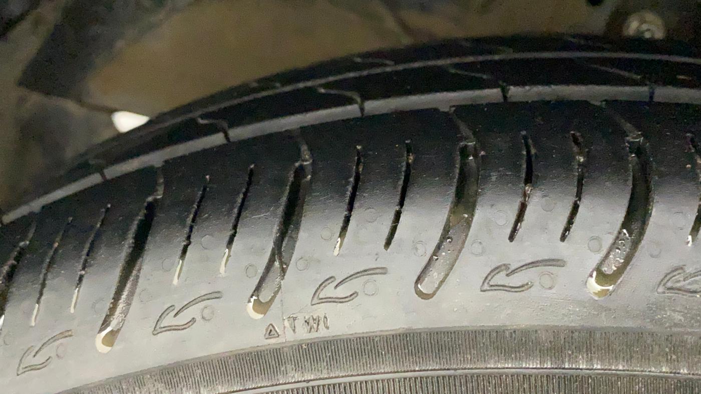 2021 Maruti Baleno DELTA PETROL 1.2, Petrol, Manual, 25,828 km, Left Front Tyre Tread