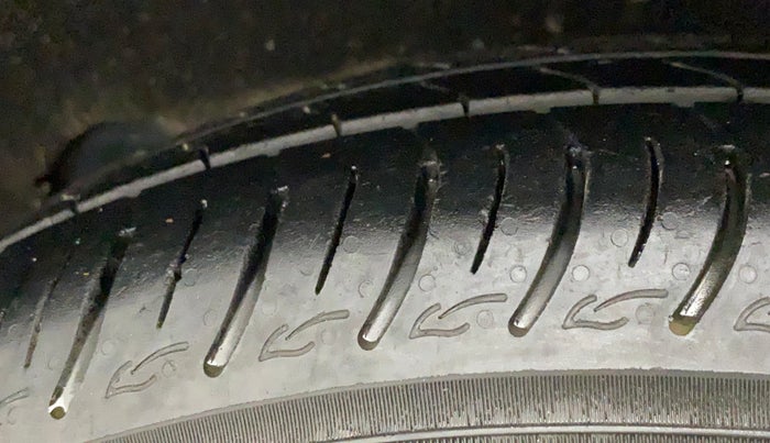 2021 Maruti Baleno DELTA PETROL 1.2, Petrol, Manual, 25,828 km, Left Rear Tyre Tread