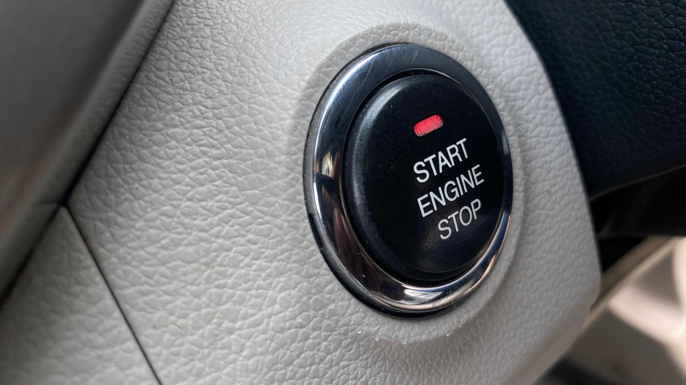 2021 Mahindra XUV300 W8 (O) 1.2 PETROL, Petrol, Manual, 90 km, Keyless Start/ Stop Button