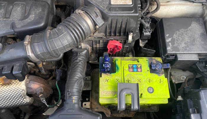 2021 Mahindra XUV300 W8 (O) 1.2 PETROL, Petrol, Manual, 1,25,922 km, Engine View - Left