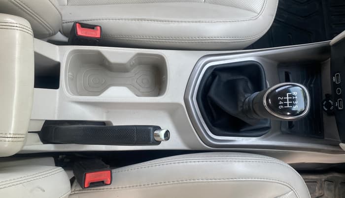 2021 Mahindra XUV300 W8 (O) 1.2 PETROL, Petrol, Manual, 1,25,922 km, Gear Lever