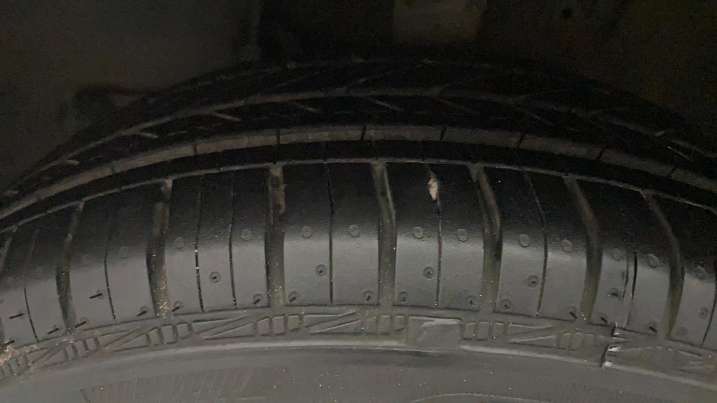 2019 Maruti New Wagon-R ZXI 1.2 AMT, Petrol, Automatic, 33,324 km, Left Front Tyre Tread