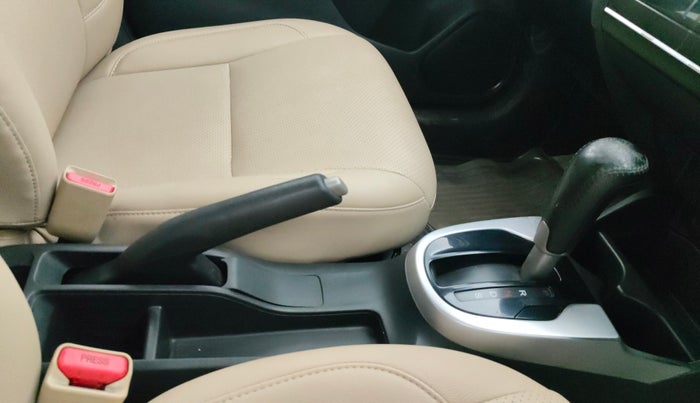 2016 Honda Jazz 1.2L I-VTEC V AT, Petrol, Automatic, 86,443 km, Gear Lever