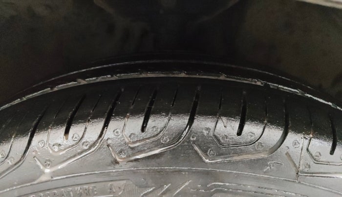 2016 Honda Jazz 1.2L I-VTEC V AT, Petrol, Automatic, 86,443 km, Right Front Tyre Tread