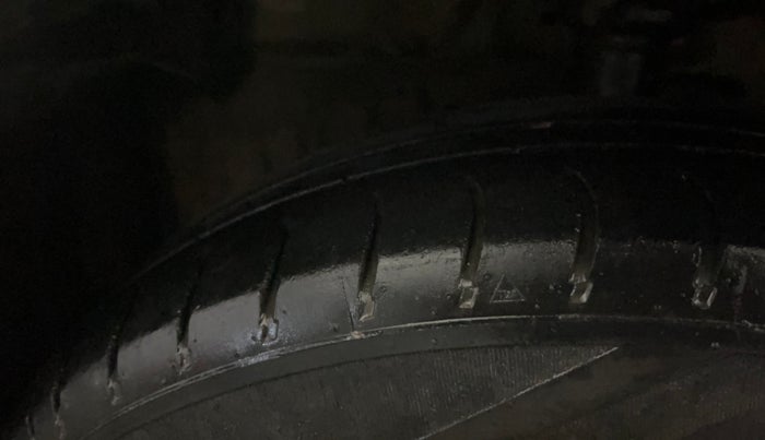 2015 Maruti Celerio LXI, Petrol, Manual, 81,899 km, Left Front Tyre Tread