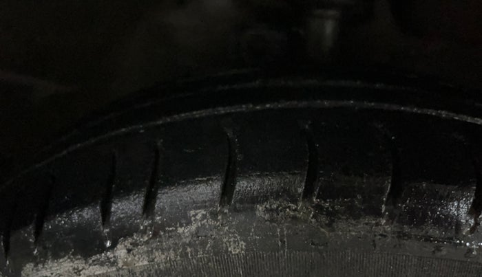 2015 Maruti Celerio LXI, Petrol, Manual, 81,899 km, Right Front Tyre Tread