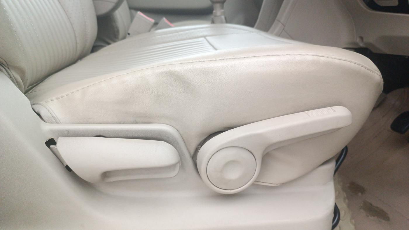 2018 Maruti Ertiga ZDI + SHVS, Diesel, Manual, 55,781 km, Driver Side Adjustment Panel