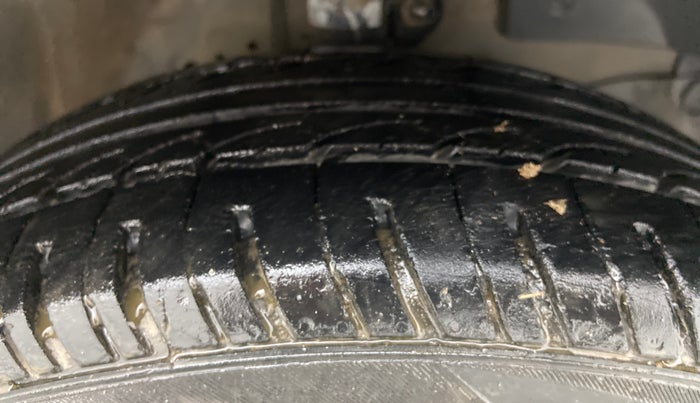 2016 Honda Brio E MT, Petrol, Manual, 78,994 km, Right Front Tyre Tread