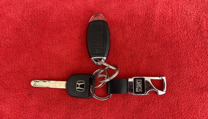 2016 Honda Brio E MT, Petrol, Manual, 78,994 km, Key Close Up