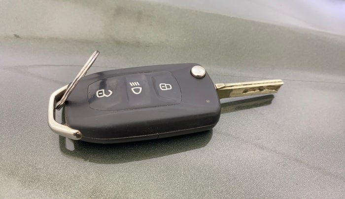 2020 Tata NEXON XZ PETROL, Petrol, Manual, 45,767 km, Key Close Up