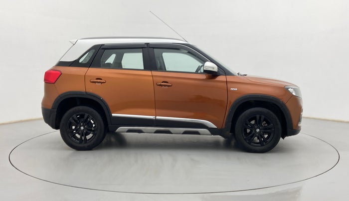 2018 Maruti Vitara Brezza ZDI PLUS AT DUAL TONE, Diesel, Automatic, 94,756 km, Right Side View