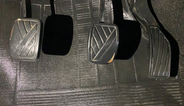 2012 Maruti Swift VDI, Diesel, Manual, 1,38,924 km, Pedals