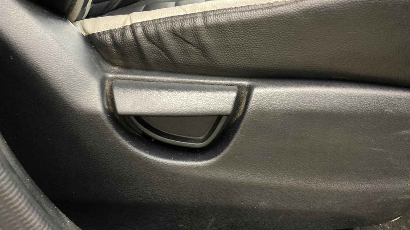 2022 Hyundai NEW SANTRO MAGNA, Petrol, Manual, 77,265 km, Driver Side Adjustment Panel