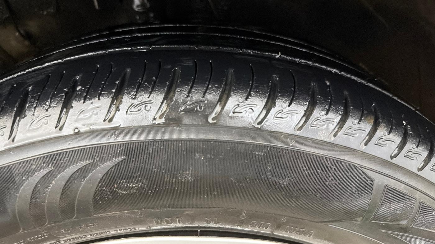 2021 KIA SONET HTK PLUS 1.0 DCT, Petrol, Automatic, 51,345 km, Right Front Tyre Tread
