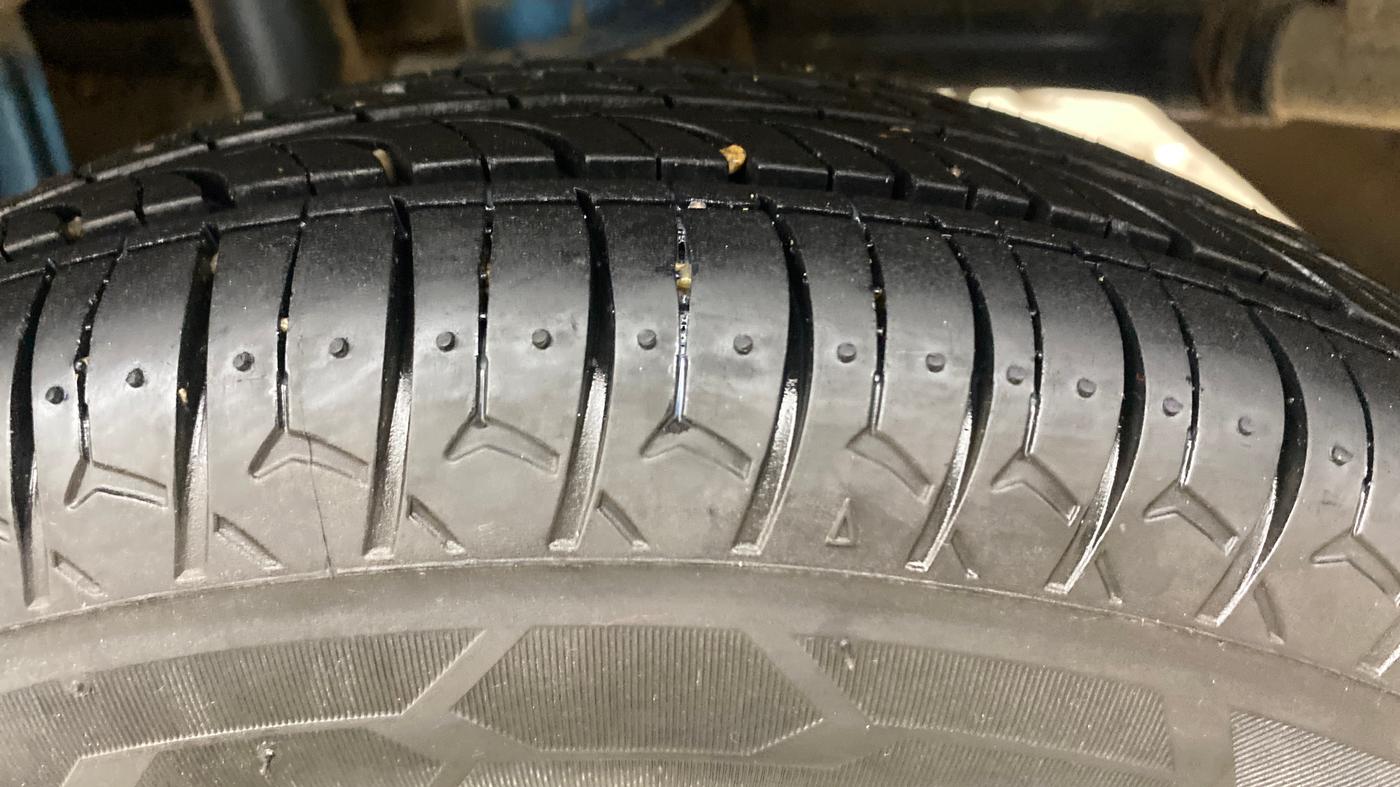 2016 Maruti Alto 800 LXI, Petrol, Manual, 79,199 km, Left Rear Tyre Tread