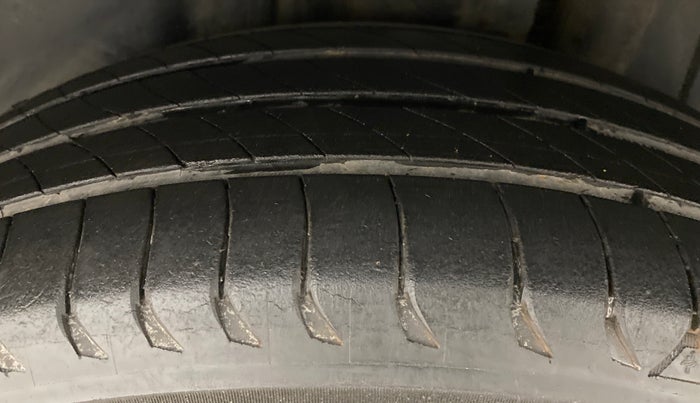 2016 Maruti S Cross ZETA 1.3, Diesel, Manual, 69,577 km, Left Rear Tyre Tread