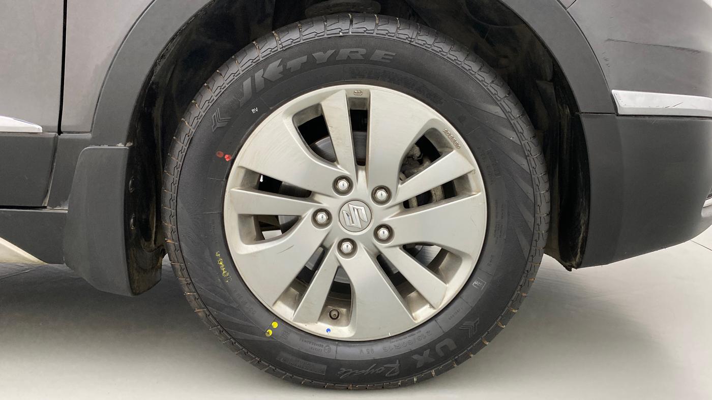 2016 Maruti S Cross ZETA 1.3, Diesel, Manual, 69,577 km, Right Front Wheel