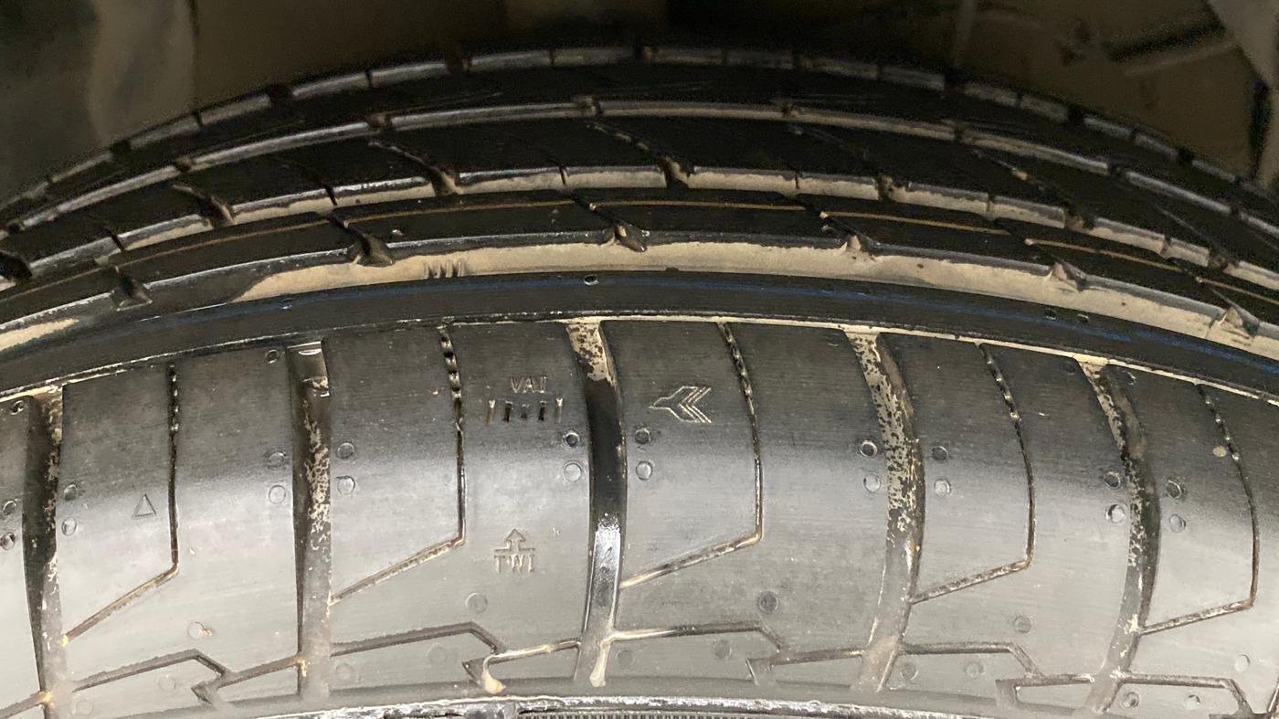 2016 Maruti S Cross ZETA 1.3, Diesel, Manual, 69,577 km, Right Front Tyre Tread
