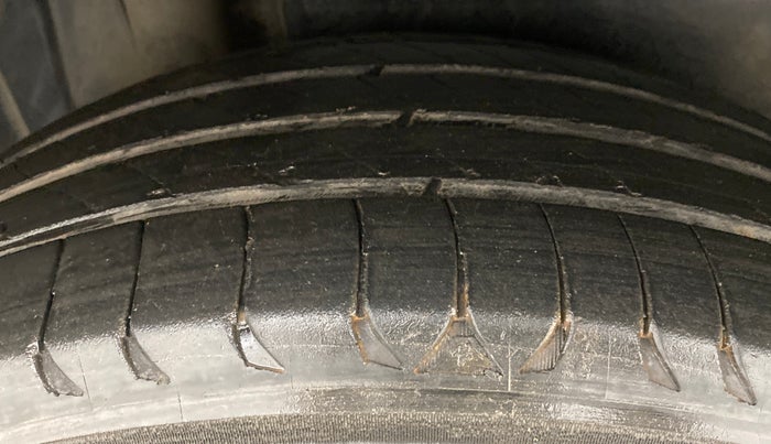 2016 Maruti S Cross ZETA 1.3, Diesel, Manual, 69,577 km, Right Rear Tyre Tread