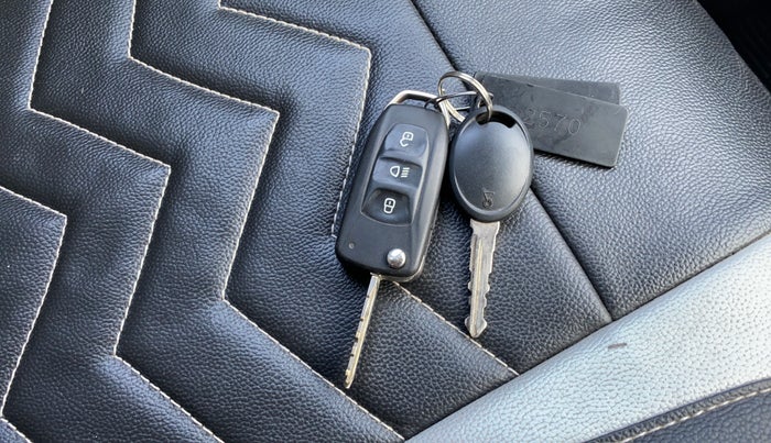 2018 Tata Tiago XT PETROL, Petrol, Manual, 59,651 km, Key Close Up
