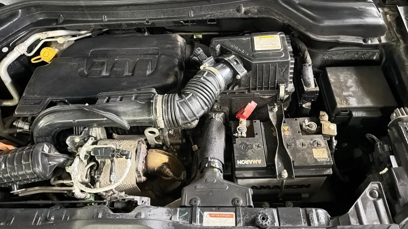 2024 Mahindra XUV 3XO AX5L 1.2 TGDi, Petrol, Manual, 21,211 km, Engine View - Left