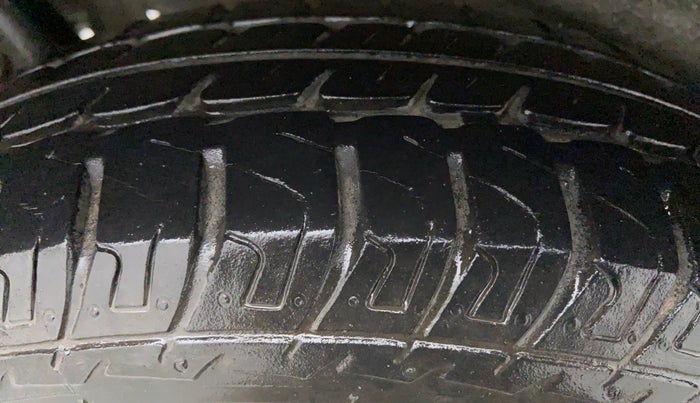2014 Maruti Wagon R 1.0 LXI CNG, CNG, Manual, 23,447 km, Right Front Tyre Tread