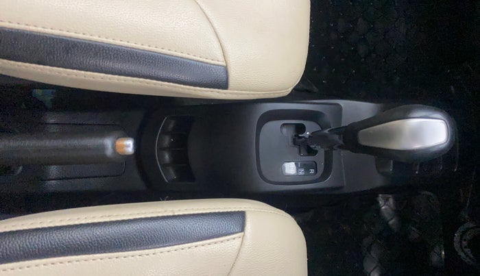 2017 Maruti Wagon R 1.0 VXI AMT, Petrol, Automatic, 27,997 km, Gear Lever