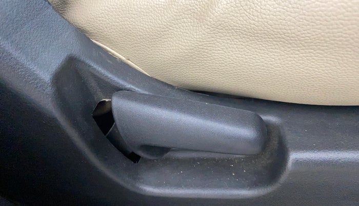 2017 Maruti Wagon R 1.0 VXI AMT, Petrol, Automatic, 27,997 km, Driver Side Adjustment Panel