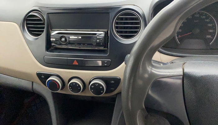 2014 Hyundai Grand i10 MAGNA 1.2 KAPPA VTVT, Petrol, Manual, 1,04,279 km, AC Unit - Minor issue in the heater switch
