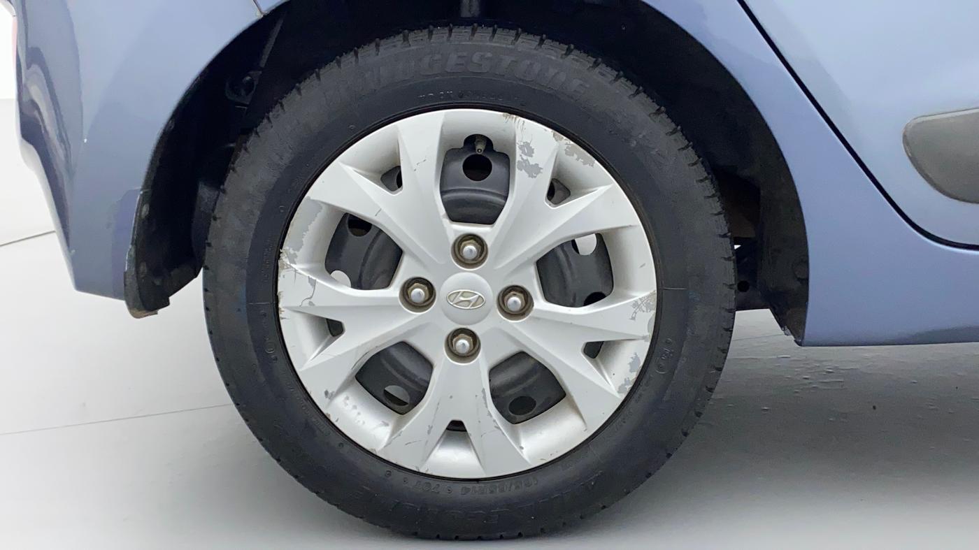 2014 Hyundai Grand i10 MAGNA 1.2 KAPPA VTVT, Petrol, Manual, 1,04,279 km, Right Rear Wheel