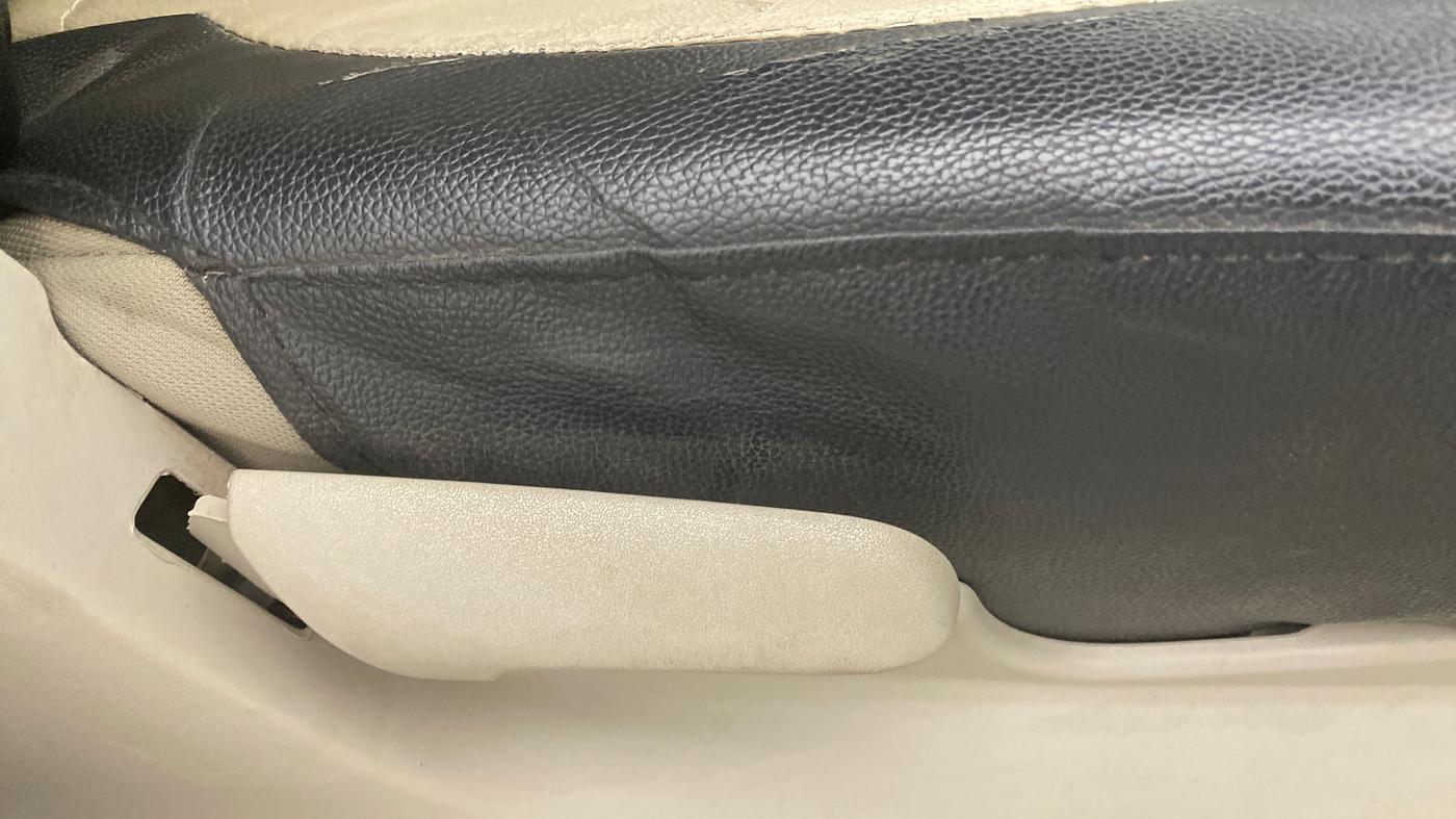 2019 Maruti Celerio VXI CNG D, CNG, Manual, 49,066 km, Driver Side Adjustment Panel