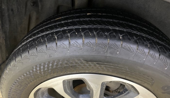 2022 Maruti Grand Vitara ALPHA SMART HYBRID, Petrol, Manual, 50,823 km, Right Rear Tyre Tread