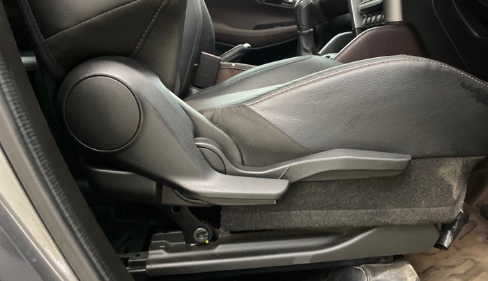 2022 Maruti Grand Vitara ALPHA SMART HYBRID, Petrol, Manual, 50,823 km, Driver Side Adjustment Panel