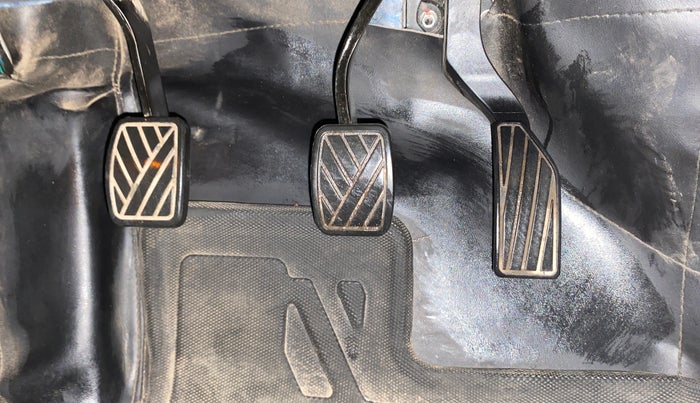 2022 Maruti Grand Vitara ALPHA SMART HYBRID, Petrol, Manual, 50,823 km, Pedals