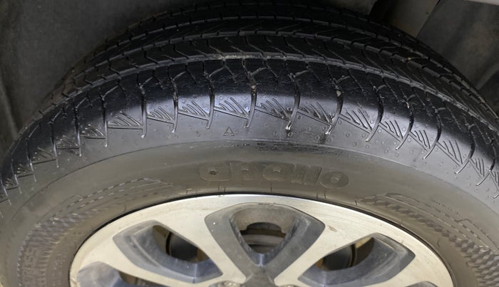 2022 Maruti Grand Vitara ALPHA SMART HYBRID, Petrol, Manual, 50,823 km, Left Rear Tyre Tread