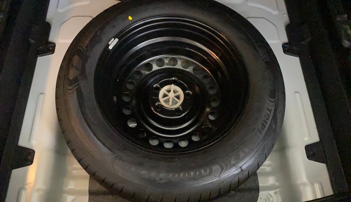 2025 KIA SELTOS HTK (O), Petrol, Manual, 2,460 km, Spare Tyre