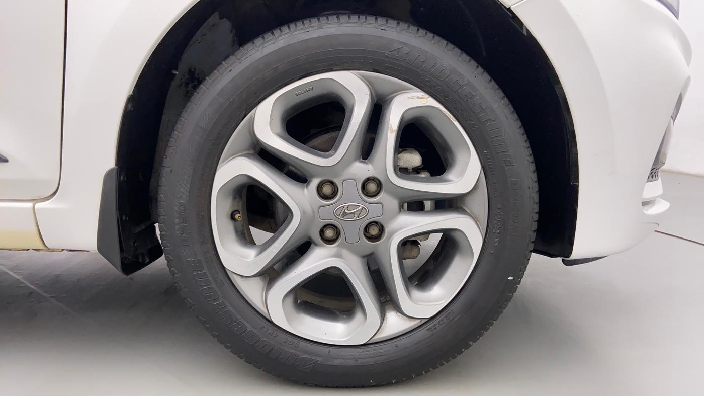 2019 Hyundai Elite i20 ASTA 1.2 (O), Petrol, Manual, 681 km, Right Front Wheel