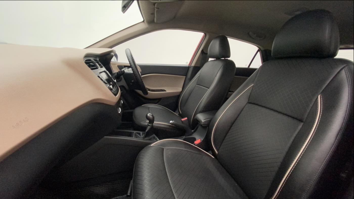 2020 Hyundai Elite i20 SPORTZ PLUS 1.2, Petrol, Manual, 38,572 km, Right Side Front Door Cabin