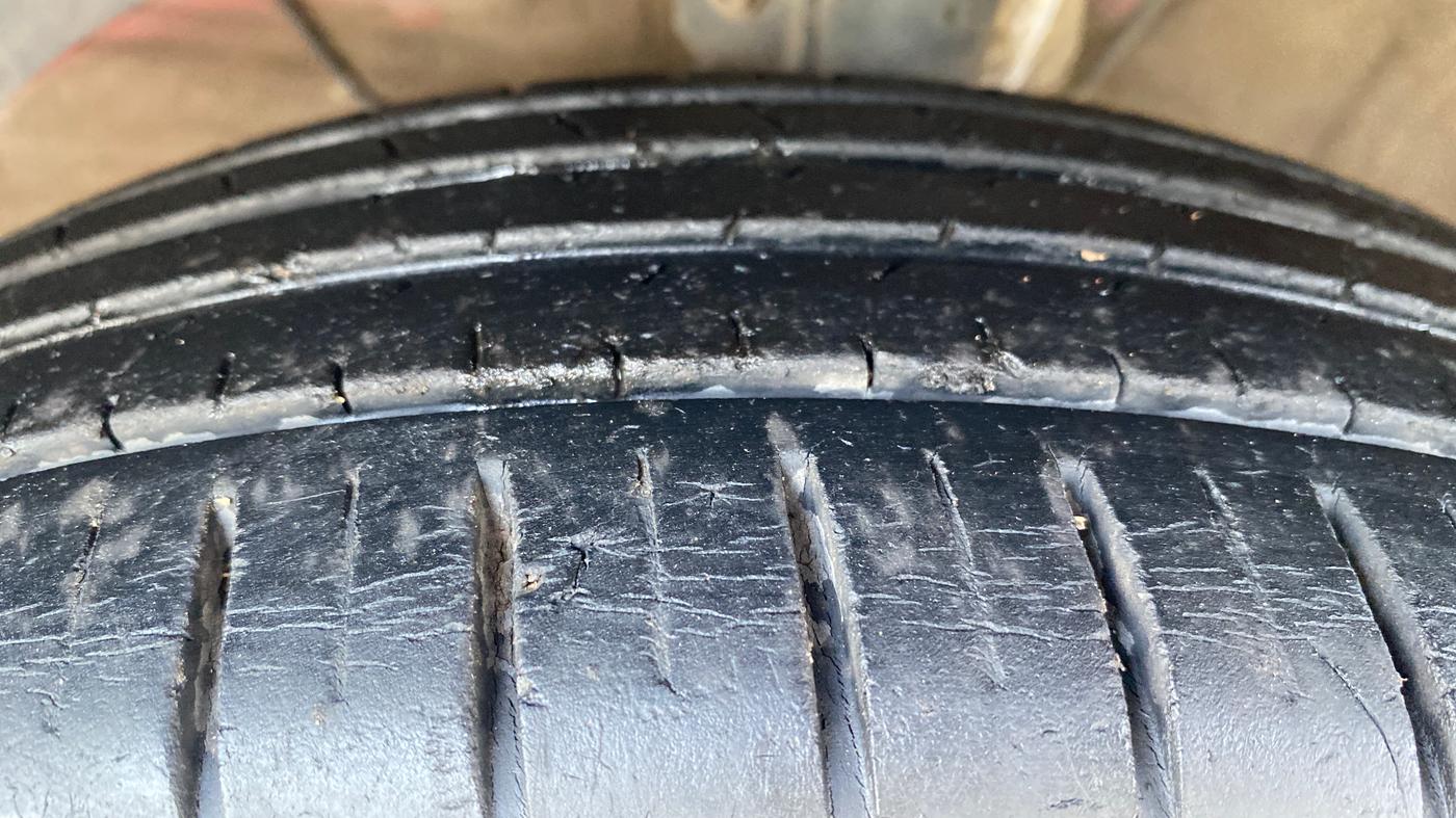 2021 Maruti Swift ZXI PLUS, Petrol, Manual, 38,946 km, Left Front Tyre Tread